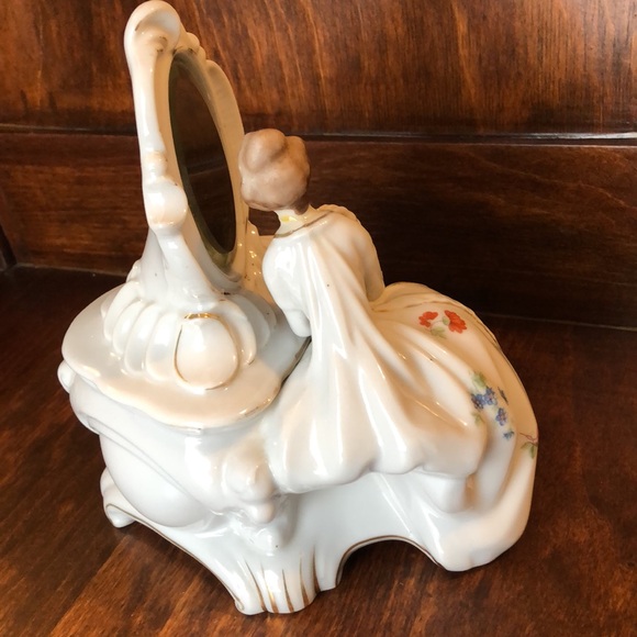 Antique DERMAY Porcelain Bath Dresser Box | Powder Box - Picture 4 of 13